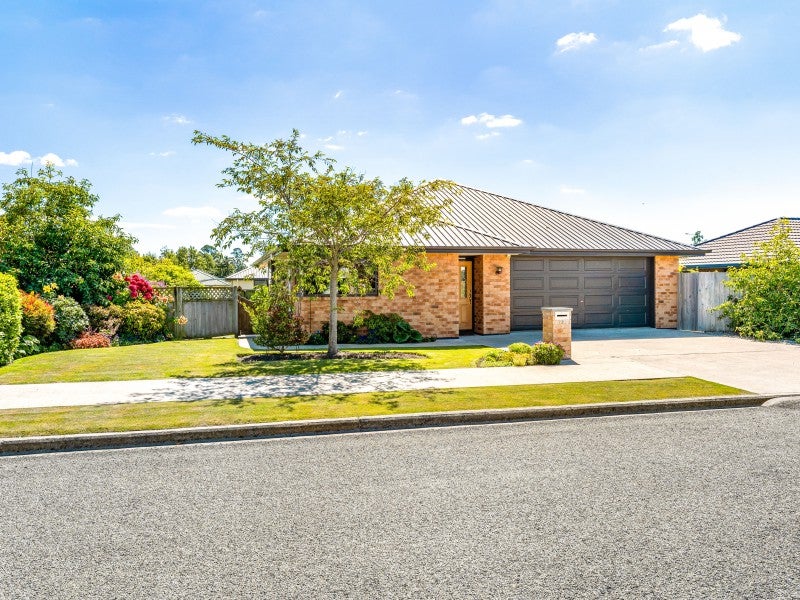 23 Hannah Place, Holmes Hill, Oamaru - Carousel 1