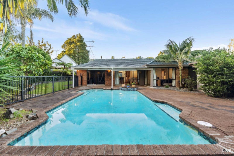 3 Dalkeith Place, Opaheke, Papakura - Carousel 2