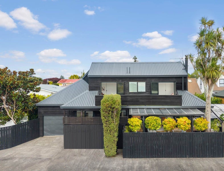 2/227 Meola Road, Point Chevalier, Auckland - Carousel 1
