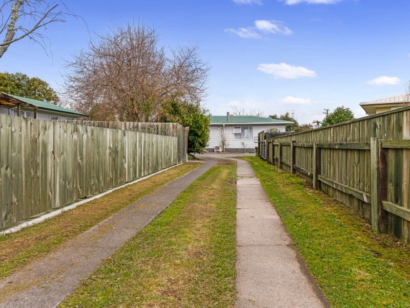 12 Byron Grove, Owhata, Rotorua - Carousel 14