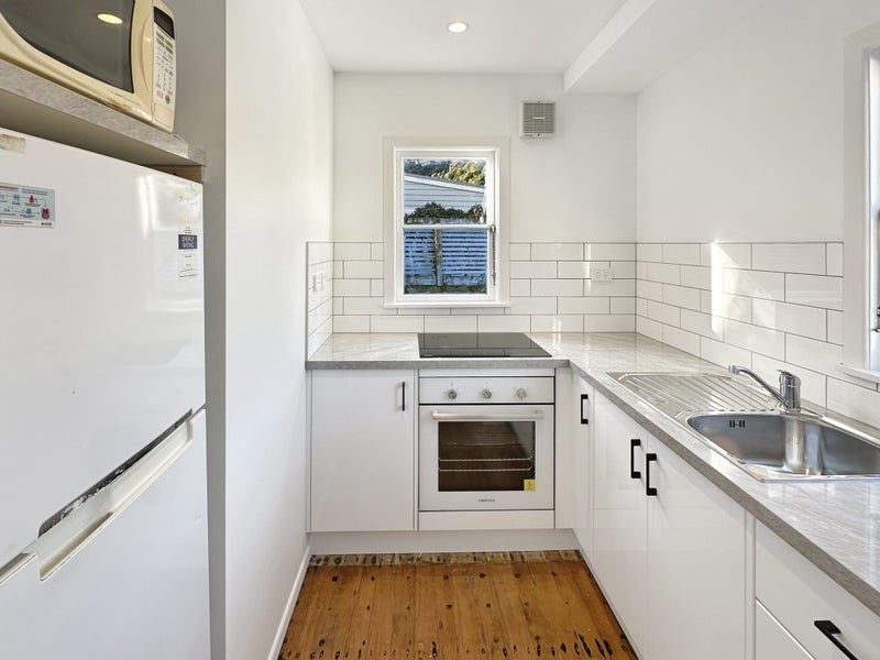 27 Hathaway Avenue, Karori, Wellington - Carousel 2