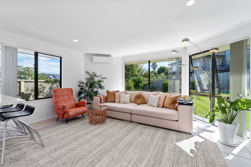 11 Hugh Green Drive, Pinehill, Auckland - Carousel 2