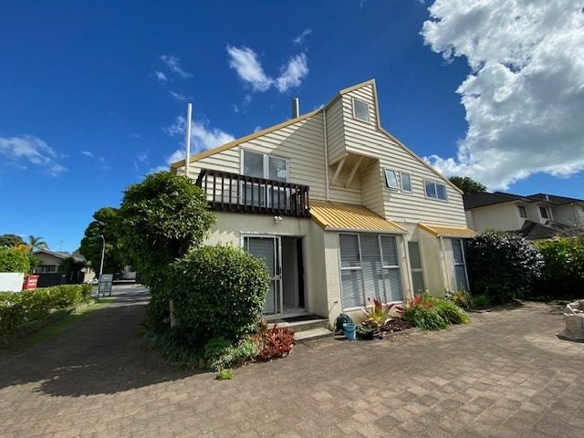 50 Hattaway Avenue, Bucklands Beach, Auckland - Carousel 2