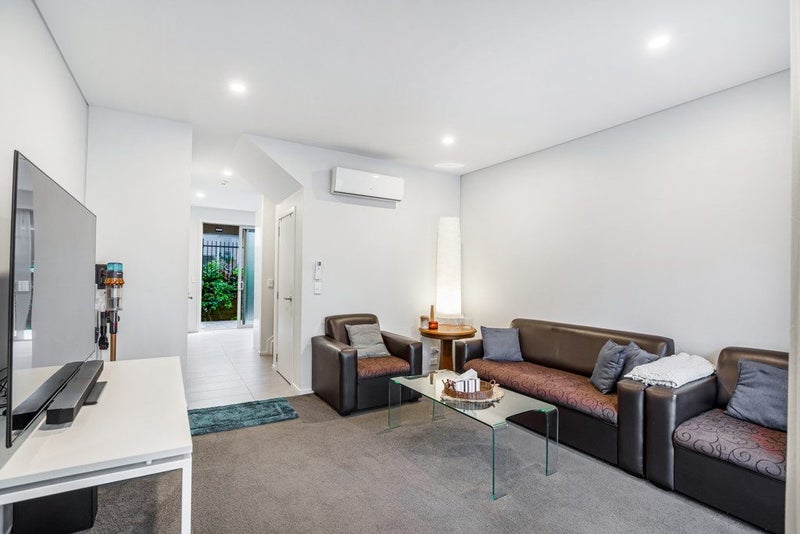 14 Ceramic Lane, New Lynn, Auckland - Carousel 2