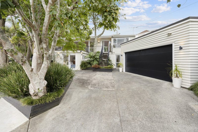 2/3 Glenfern Road, Howick, Auckland - Carousel 18