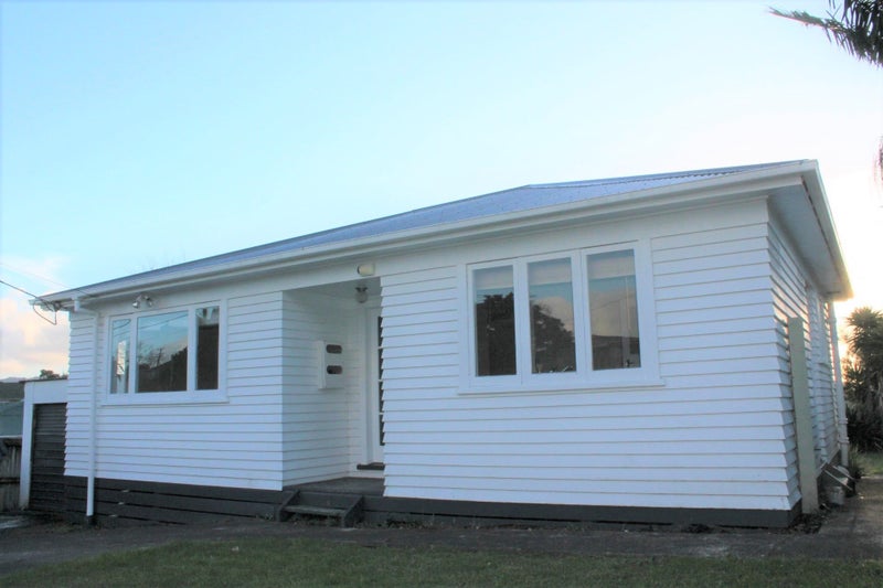 1/1 Wattle Road, Sunnyvale, Auckland - Carousel 2