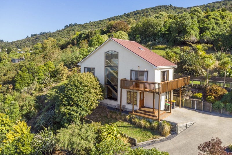 67 Manapouri Street, Ravensbourne, Dunedin - Carousel 1