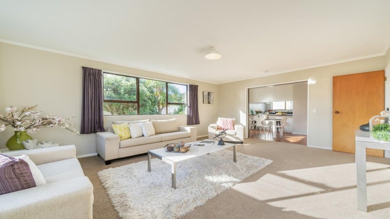 9 Bluff Close, Kelson, Lower Hutt - Carousel 2