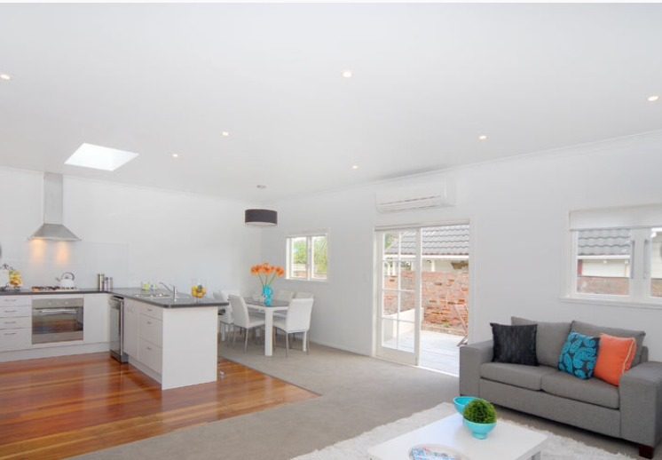 76 Apu Crescent, Lyall Bay, Wellington - Carousel 2