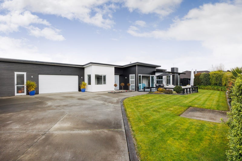 59 Liberty Grove, Kelvin Grove, Palmerston North - Carousel 1