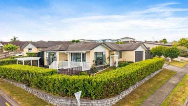 10 Karika Place, Massey, Auckland - Carousel 1