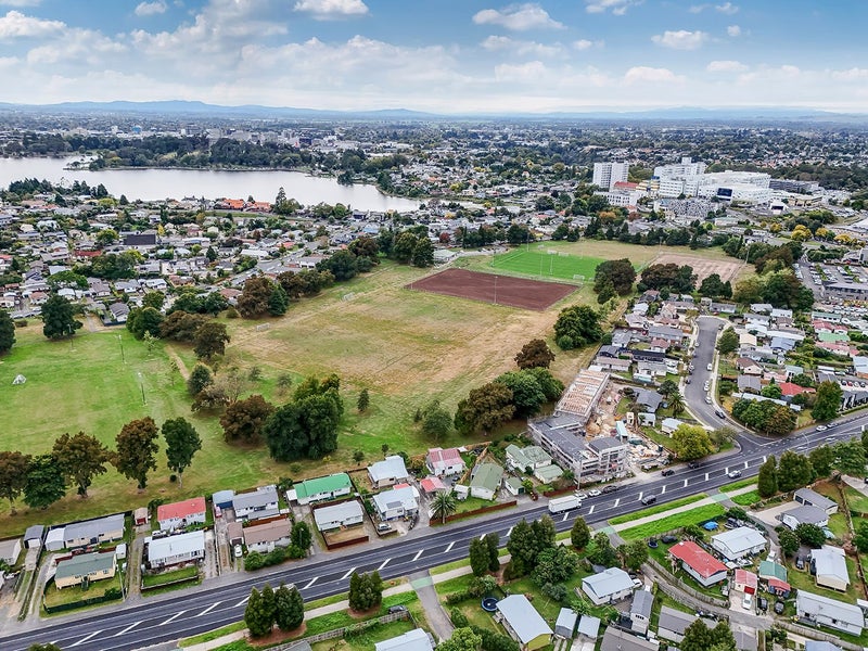 76A Kahikatea Drive, Melville, Hamilton - Carousel 29