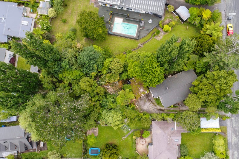 21 Jocelyn Crescent, Pinehaven, Upper Hutt - Carousel 2