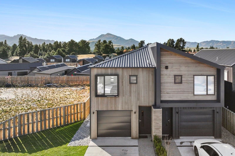 38 Glenavon Green, Wanaka - Carousel 1