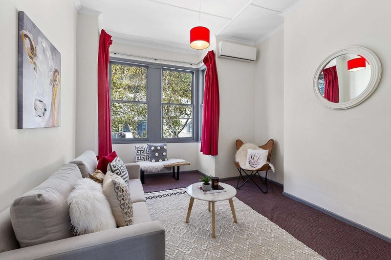 92 Austin Street, Mount Victoria, Wellington - Carousel 2