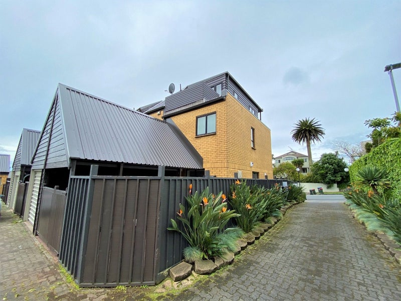 1/6 Curran Street, Herne Bay, Auckland - Carousel 23