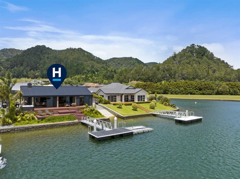 109 Motu Iti, PAUANUI, HIKUAI - Carousel 27