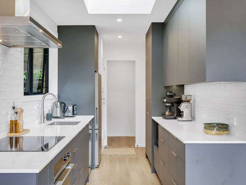 8 Kentucky Street, Totara Park, Upper Hutt - Carousel 2