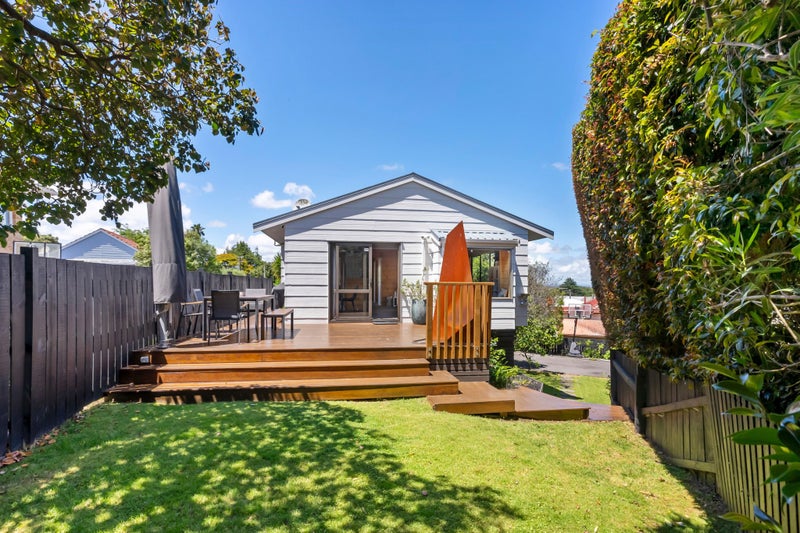 2/7C Hoheria Road, Onehunga, Auckland - Carousel 1