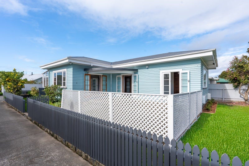 18 King Street, Taradale, Napier - Carousel 1