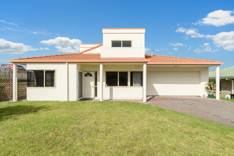 30 Racecourse Way, Gate Pa, Tauranga - Carousel 1