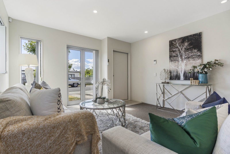 35 Divide Loop, Takanini, Auckland - Carousel 2