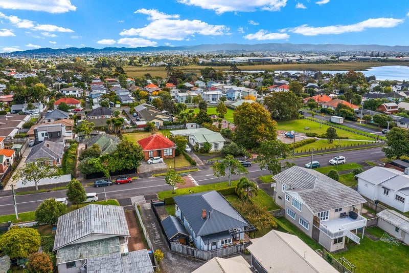 29 Oakley Avenue, Waterview, Auckland - Carousel 33