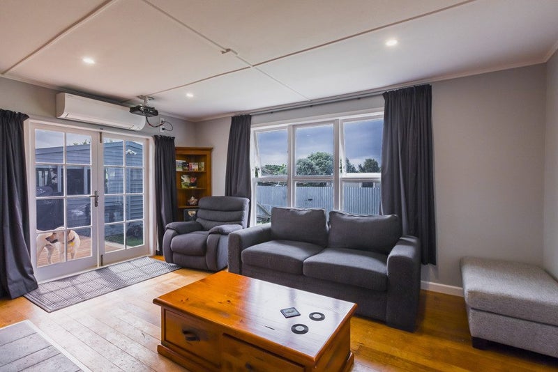 12 Seddon Crescent, Marewa, Napier - Carousel 2