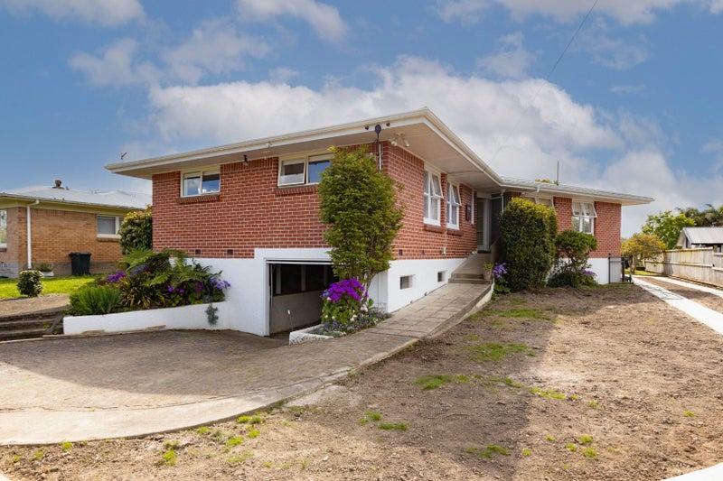 19 Donny Avenue, Chartwell, Hamilton - Carousel 1