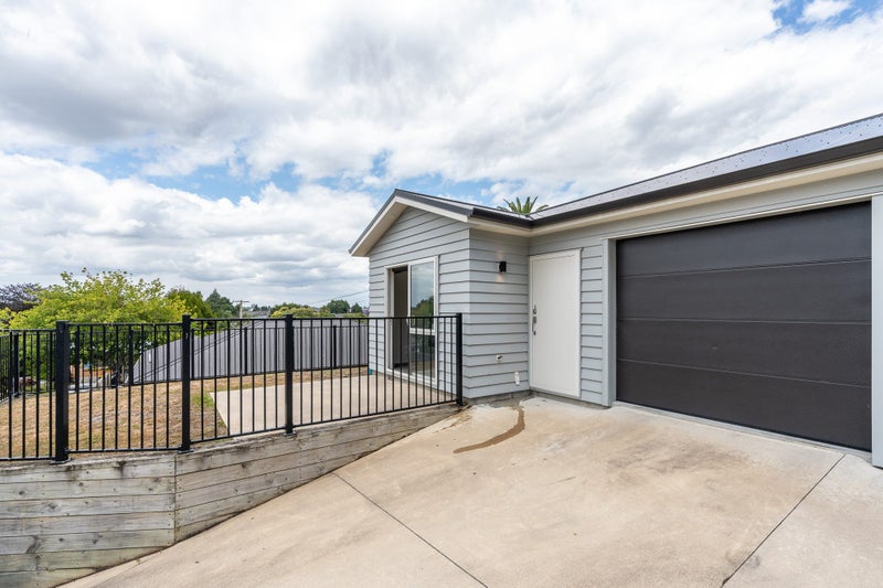 3/18 Rothwell Street, Dinsdale, Hamilton - Carousel 1