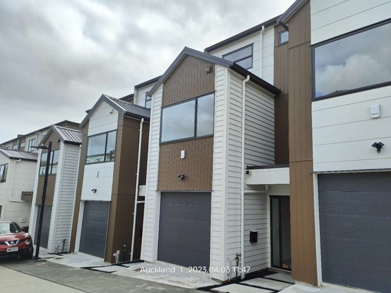 34 Bloom Crescent, Sunnyvale, Auckland - Carousel 1