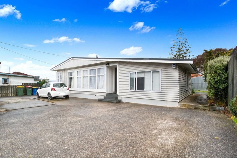 74 Forest Hill Road, Henderson, Auckland - Carousel 1