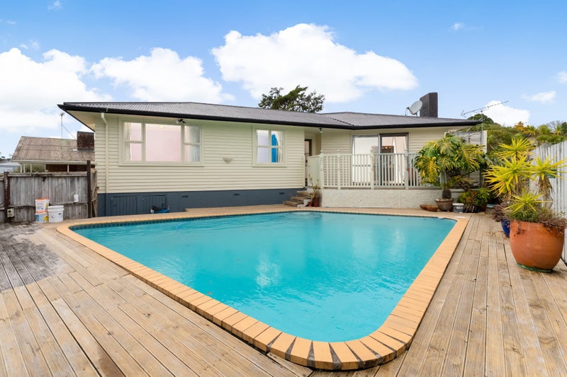 15 Sylvia Road, Hillcrest, Auckland - Carousel 1
