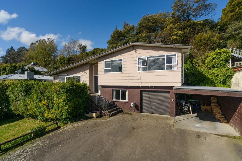 417 Aokautere Drive, Palmerston North - Carousel 1