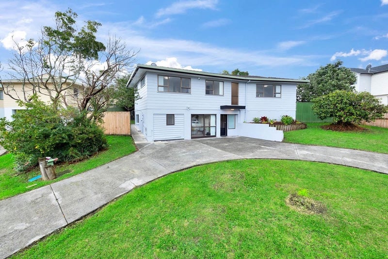 4 St Catherine Crescent, West Harbour, Auckland - Carousel 2