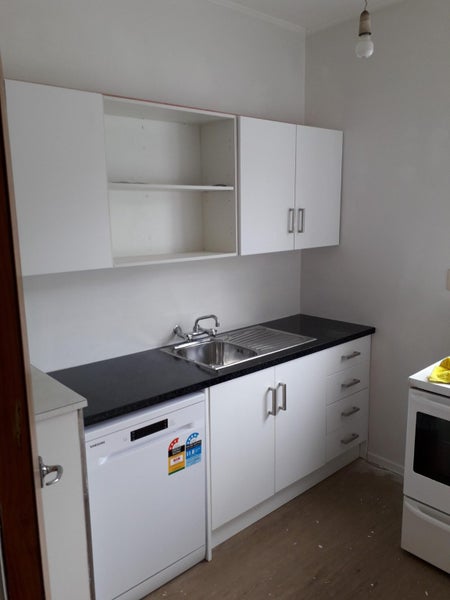 11 Caroline Street, Mount Victoria, Wellington - Carousel 2