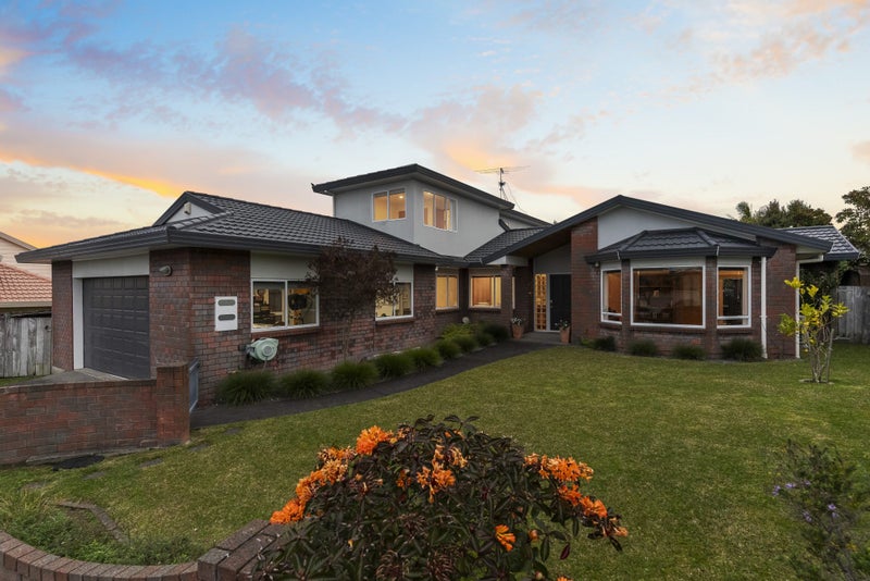 2 Rosetti Rise, West Harbour, Auckland - Carousel 2