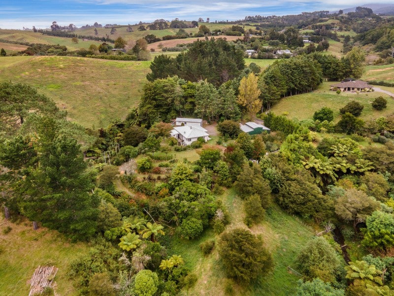 174A Lund Road, Katikati - Carousel 20