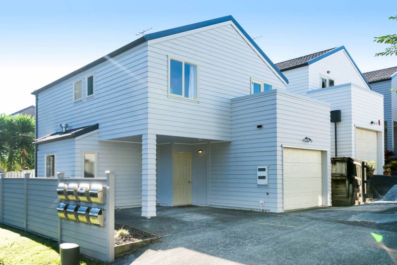 1/20 Fields Parade, Oteha, Auckland - Carousel 2