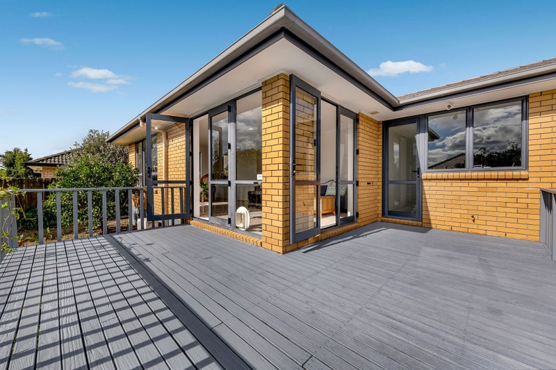 43 Fernbrook close, Huntington Park, Auckland - Carousel 2