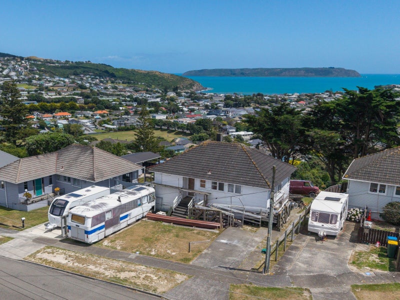 27 Spur Grove, Titahi Bay, Porirua - Carousel 2