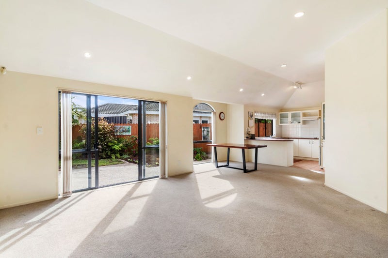 2 Anton Place, Takanini, Auckland - Carousel 2
