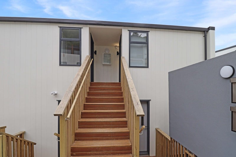 5/63 Tiketike Way, Brooklyn, Wellington - Carousel 1