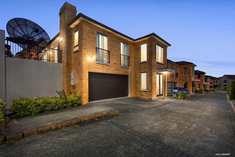 17 Horizon View Road, Oteha, Auckland - Carousel 1