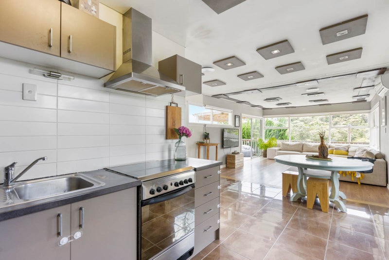 16 Lauderdale Road, Birkdale, Auckland - Carousel 2