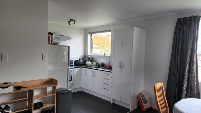 6 The Square, Manor Park, Lower Hutt - Carousel 2