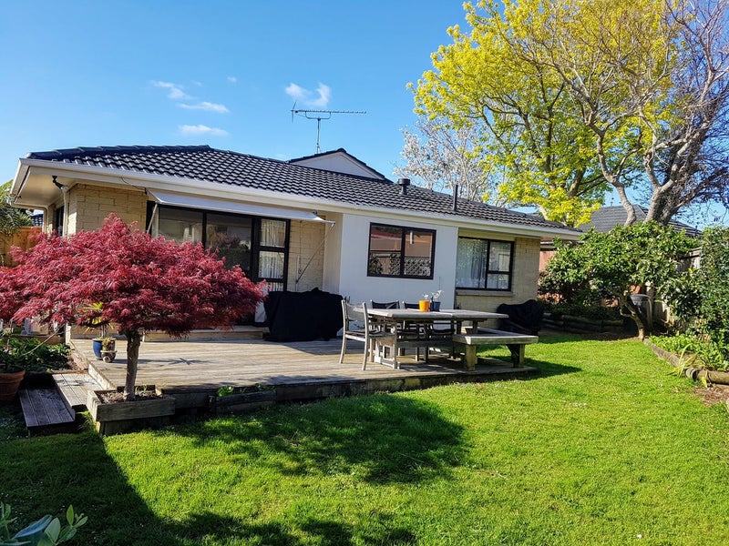 1/10 Everingham Place, Sunnyhills, Auckland - Carousel 1