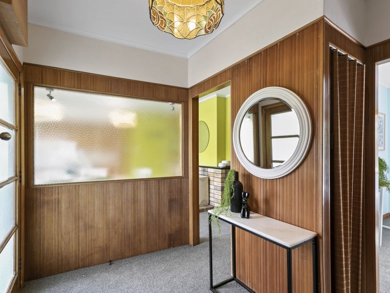 8 Miles Crescent, Newlands, Wellington - Carousel 2