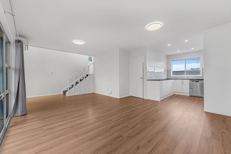 2/43 Wallace Road, Papatoetoe, Auckland - Carousel 2