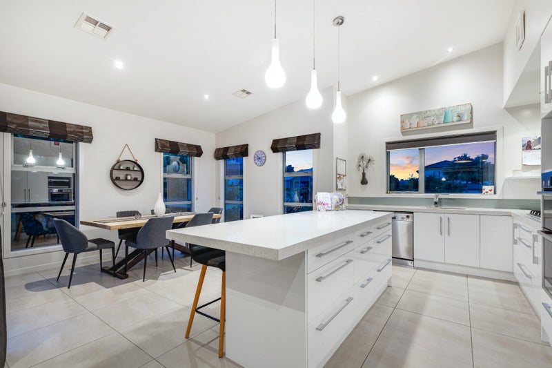 28 Nelson Avenue, Aotea, Porirua - Carousel 39